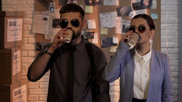 Coole Professionelle Detektive Brillen Die Kaffee Trinken Private Agentur — Stockfoto