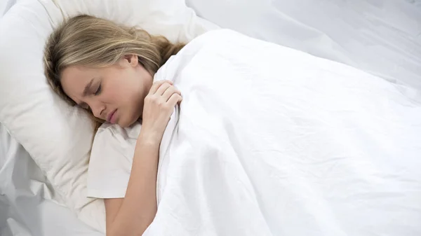 Capricious Teenage Girl Refuses Wake Pulling Blanket Lazy Morning — Stock Photo, Image