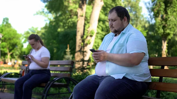 Fat People Easy Communicate Social Network Afraid Acquaintance Reality — Stock Photo, Image