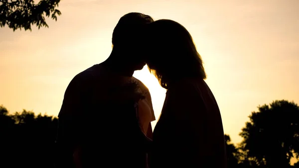 Elderly Couple Kissing Sunset Romantic Moment Love Feeling Happiness — Stock Photo, Image