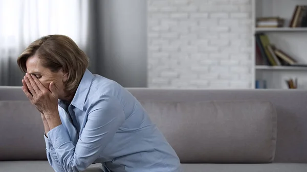 Desperate Aged Lady Sitting Sofa Crying Bad News Death Relative — Stock Photo, Image