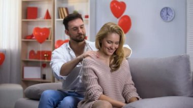 Sevgililer günü kutlama hanımefendi göndermek boyun, ön sevişme, sahip çift masaj erkek