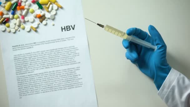 Hbv Diagnosis Conclusion Hand Holding Medication Syringe Researching — Stock Video