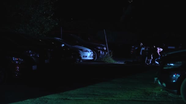 Policejní Auto Jízdy Místo Činu Zločinci Utíkají Před Policií Noc — Stock video