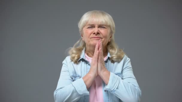 Funny Retiree Lady Making Wish Expecting Good News Waiting Children — Stock Video