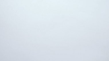 Boş Kağıt arka planda, kişi arıyor, damgalı eksik mühür yok