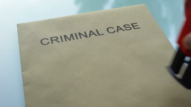 Kriminální Případ Zařazen Ruku Razítko Pečeť Složku Důležitými Dokumenty — Stock video