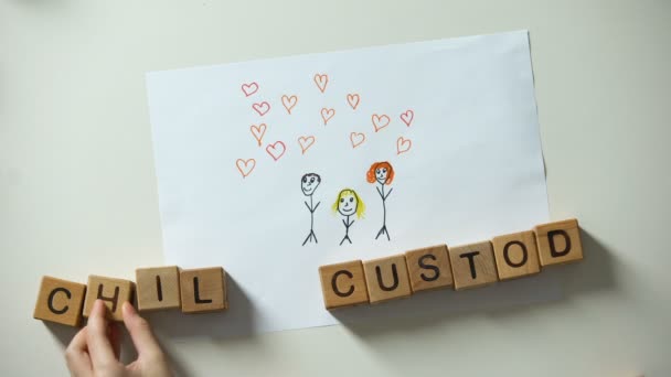 Crianças Mão Colocando Frase Custódia Infantil Feita Cubos Foto Família — Vídeo de Stock