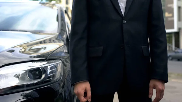 Personal Driver Standing Business Class Car Waiting Vip Passenger — Stock Photo, Image