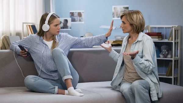 Girl Music Headphones Showing Stop Gesture Shouting Mother Generation Gap — Stock Photo, Image