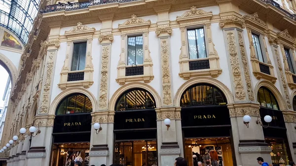 Boutique Moda Prada Lujo Galleria Italiana Vittorio Emanuele Compras — Foto de Stock