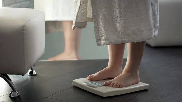 Normal Weight Girl Checking Dieting Results Scales Home Healthy Body — Stock Photo, Image