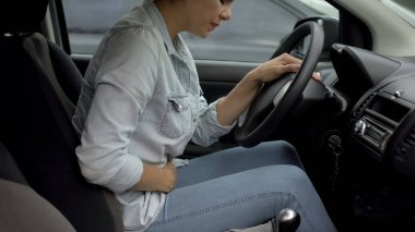 Araba duygu alt karın adet öncesi ağrısı, hormonal sorunlar kadında