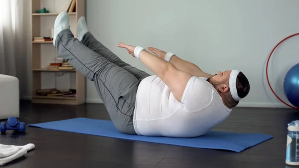 Hombre Gordo Practicando Ejercicio Estático Abdominal Fuerza Desarrollo Resistencia —  Fotos de Stock