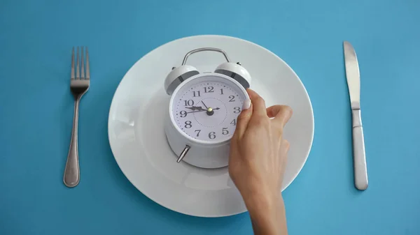 Régimen Diario Despertador Plato Cumplir Con Tiempo Dieta Nutrición Adecuada —  Fotos de Stock