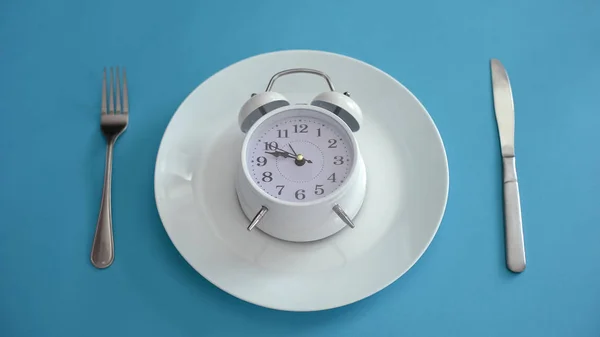 Çalar Saat Plaka Üzerinde Uygun Diyet Zaman Doğru Beslenme Disiplin — Stok fotoğraf