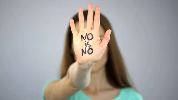 Hay Inscripción Mano Las Mujeres Violencia Contra Prevención Mujer Igualdad — Foto de Stock