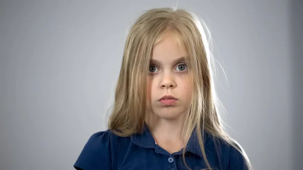 Portrait Scared Schoolgirl Kid Searching Parents Child Custody Adoption — Stock Photo, Image