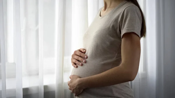 Gekneusd Zwangere Vrouw Gevonden Bescherming Opvangcentrum Voor Slachtoffers Van Huiselijk — Stockfoto