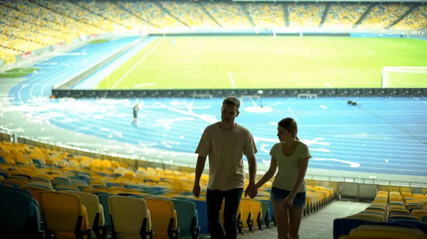 Couple Football Fans Leaving Stadium Game Dating Sport Event — Stock Photo, Image