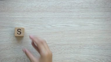 Alışveriş, tahta küpler, iyi pazarlık dükkanda satın alma kelime koyarak el