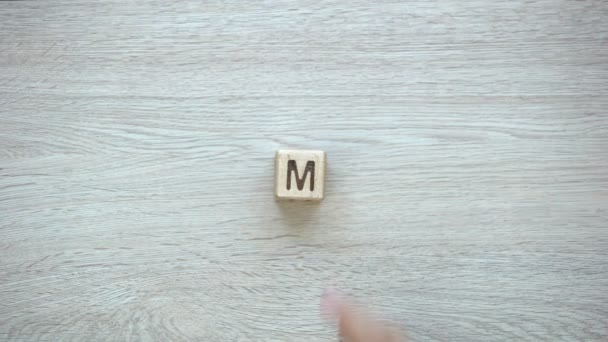 Pas Argent Mettre Des Mots Main Sur Des Cubes Bois — Video