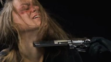 Korkmuş kadın, adam kaçırma ve sindirme silahla tehdit katil