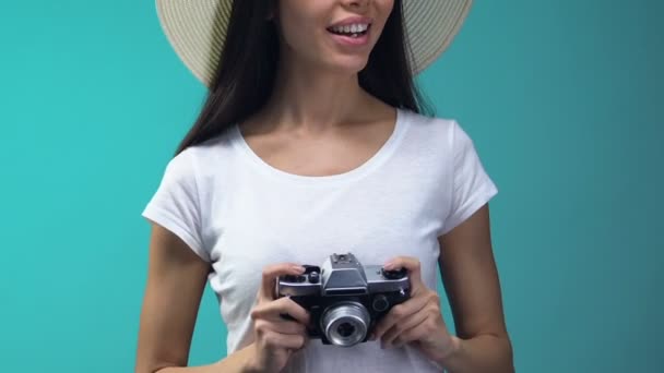 Impressionado Asiático Turista Chapéu Fazendo Foto Passeios Conceito Viagem — Vídeo de Stock