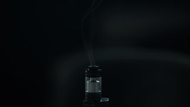 Smoke Flowing Electronic Cigarette Atomizer Vaping Process Close — Stock Video