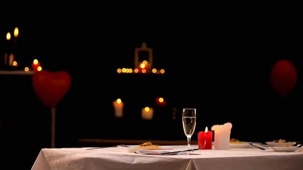 Mesa Restaurante Noite Dia São Valentim Atmosfera Romântica Celebração — Fotografia de Stock