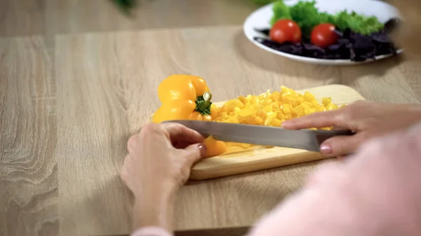 Female Hands Cutting Fresh Yellow Pepper Chopping Board Kitchen Cooking — Stock Photo, Image