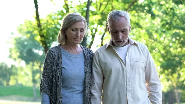 Old Couple Walking Park Spending Free Time Together Social Insurance — Stock Photo, Image