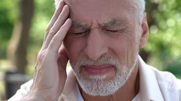Mature Man Feeling Sudden Sharp Pain Head Migraine Attack Risk — Stock Photo, Image