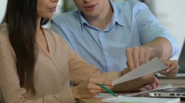 Finansal analistler, finansal veri grafik analiz şirket bütçe planlama