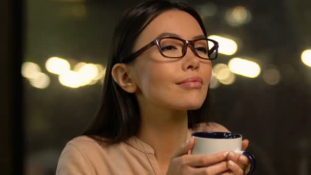 Young Female Office Worker Drinking Hot Coffee Having New Creative — Stock Video