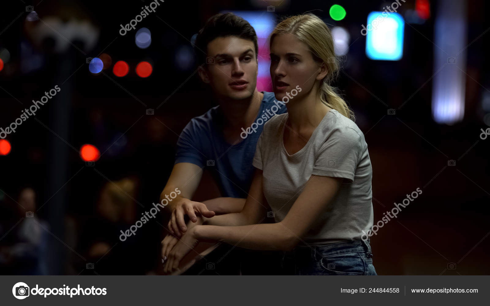 Pareja Joven Discutiendo Rompiendo Relación Fondo Calle Noche: fotografía de stock © motortion #244844558 | Depositphotos Pareja Joven Discutiendo Rompiendo Relación Fondo Calle Noche: fotografía de stock © motortion #244844558 | Depositphotos