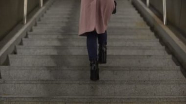 Üst katta, ayak sağlık gidecek moda yüksek topuk çizmeler genç bayan