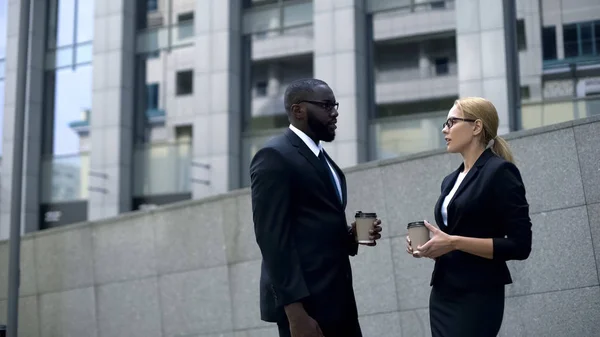 Office Staff Coffee Break Gossiping Resting Outdoors Hard Working Day — Stock Photo, Image