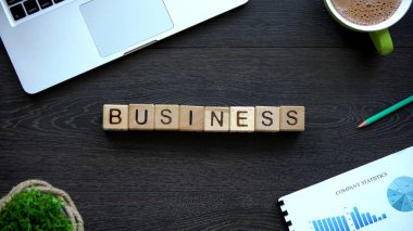 Küpleri, başlangıç başlangıç, liderlik ve başarı kavramı iş kelime yapılmış