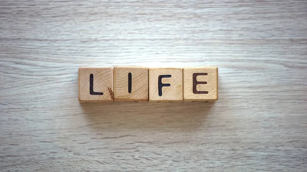 Palavra Vida Feita Cubos Planos Para Futuro Liberdade Felicidade Ambição — Fotografia de Stock