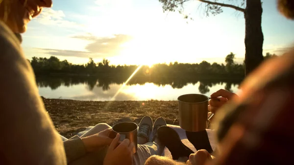 Flirting Couple Sitting Tent Drinking Hot Chocolate Open Air Morning — Stock Photo, Image
