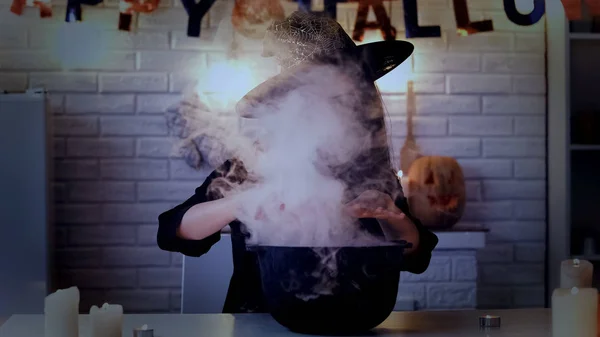 Scary Witch Making Magic Potions Her Pot White Smoke Halloween — Stock Photo, Image