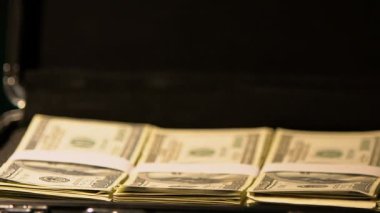 Kadın güveniyor Doları banknot durumda, yasadışı İş Ticaret anlaşma,