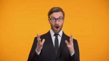 Sürpriz işadamı gösteren wow jest, uygun kredi koşulları, bankacılık