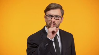 Sessizlik jest, kişisel verilerin gizlilik gizli gösterilen ciddi erkek