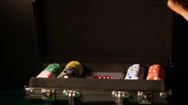 El açılış bavul kumar bağımlılığı pokerde bahis oyun fişle