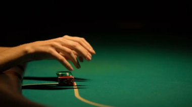 Küçük yapma kadın bahis poker, risk ve kaybetmek, kumar acemi