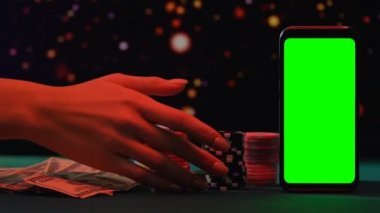 Yavaş yavaş oyun belirteçleri ve para, dokunmadan Lady online casino oynamak için davet