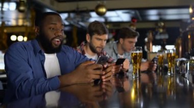 Telefonunuzun ve online bahis spor, bahis başarılı kutluyor bar erkeklerde