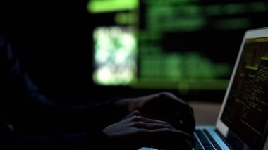 Programcı malware, banka hesapları, Siber Suçlar kesmek uzak için kod yazma